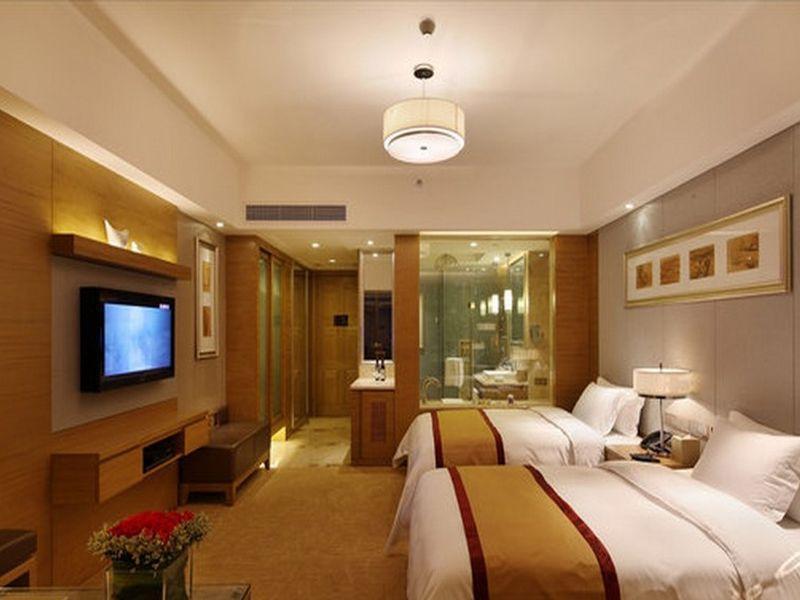 Sovereign Hotel Чжаньцзян Екстер'єр фото