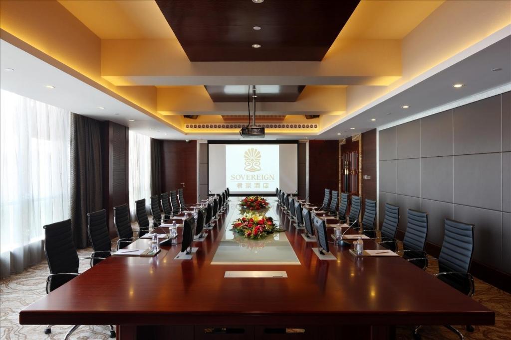 Sovereign Hotel Чжаньцзян Екстер'єр фото