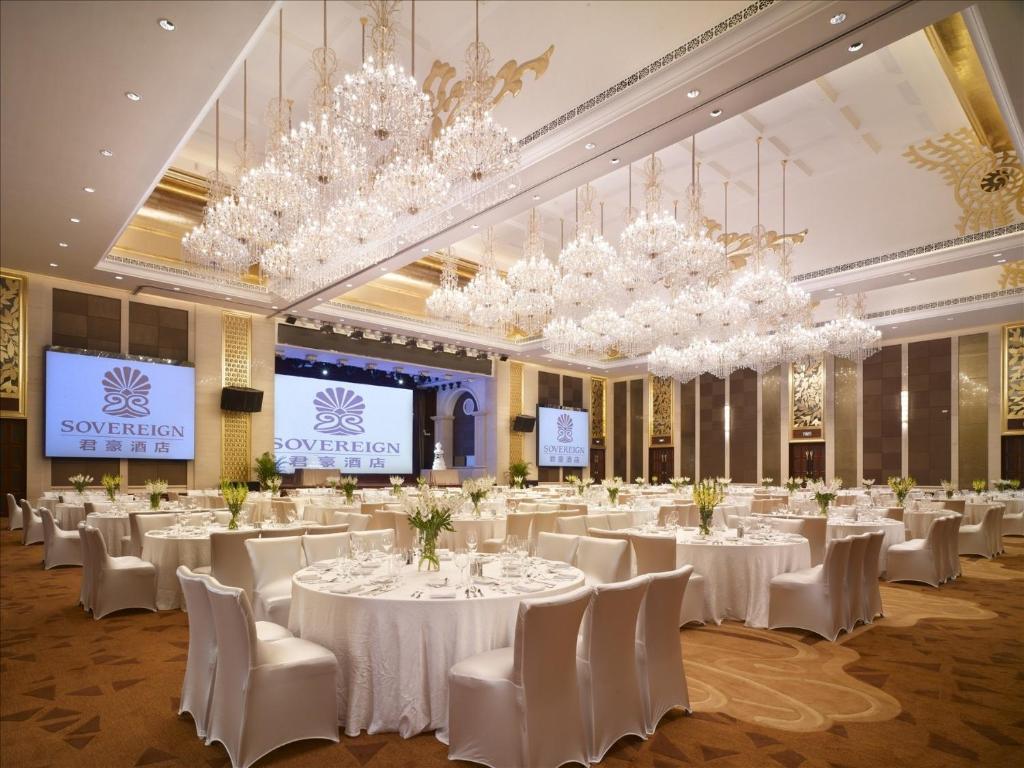 Sovereign Hotel Чжаньцзян Екстер'єр фото