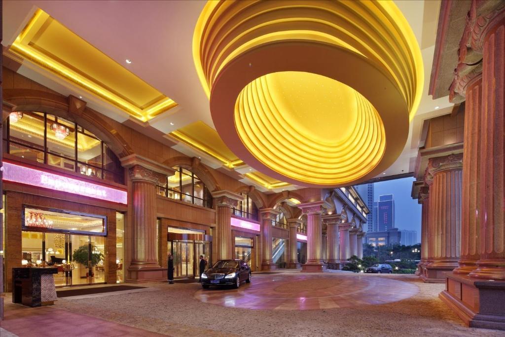 Sovereign Hotel Чжаньцзян Екстер'єр фото