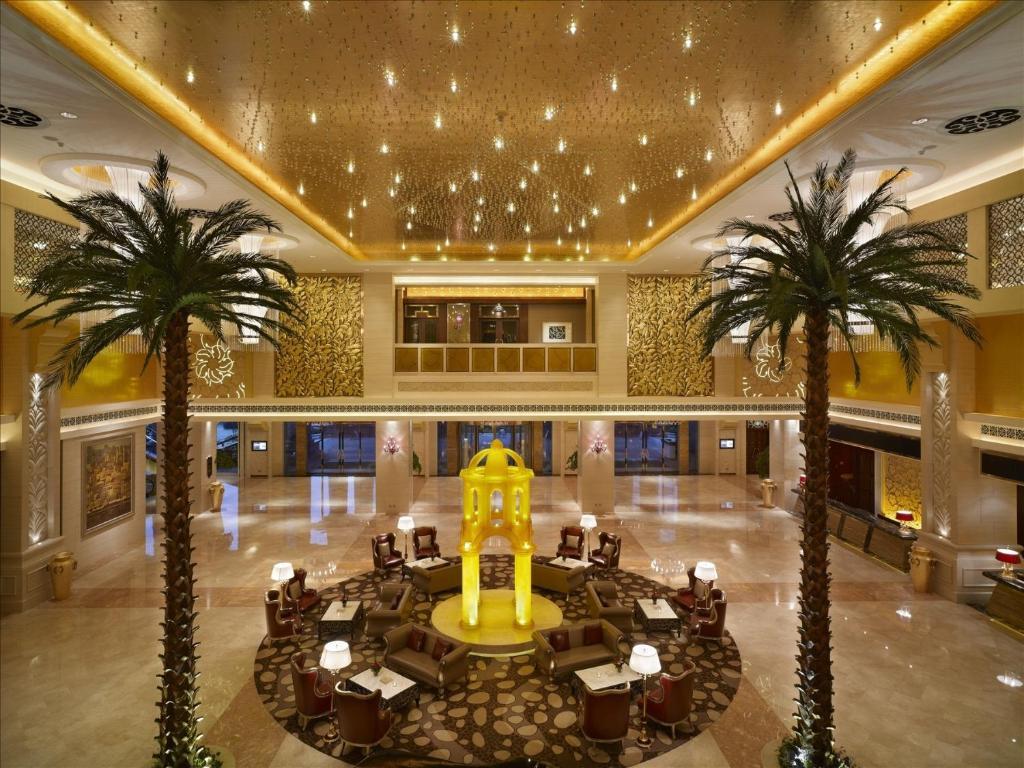 Sovereign Hotel Чжаньцзян Екстер'єр фото