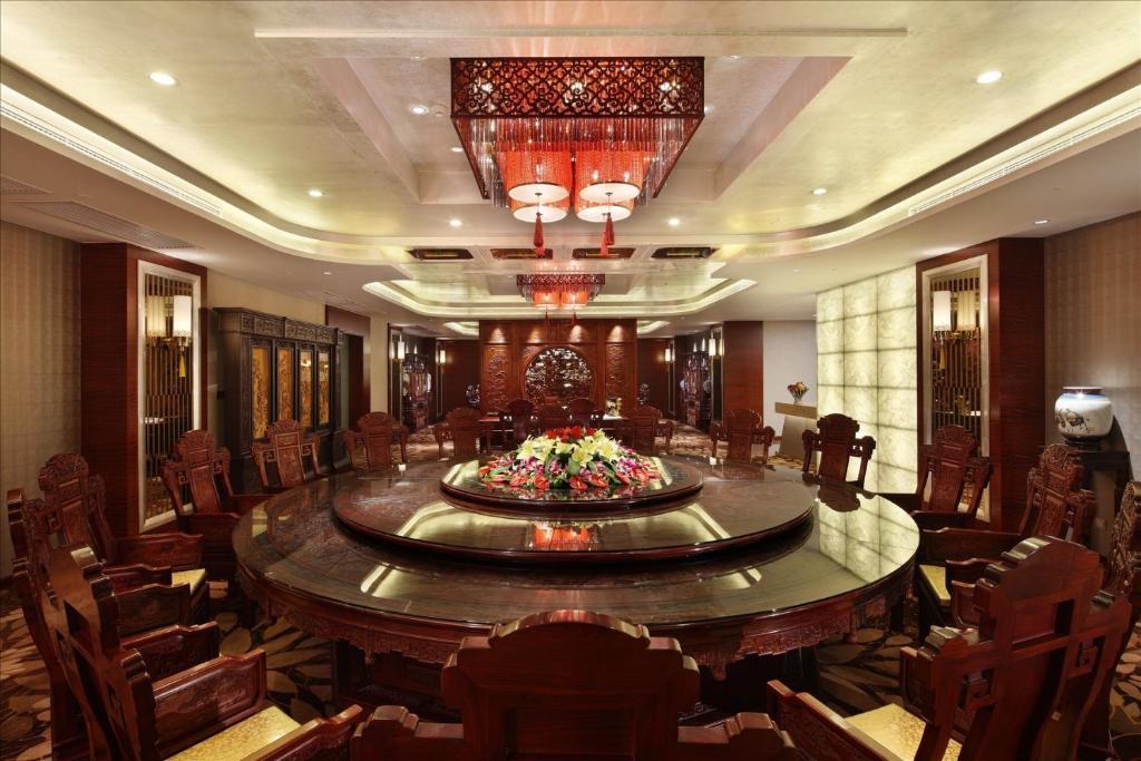 Sovereign Hotel Чжаньцзян Екстер'єр фото
