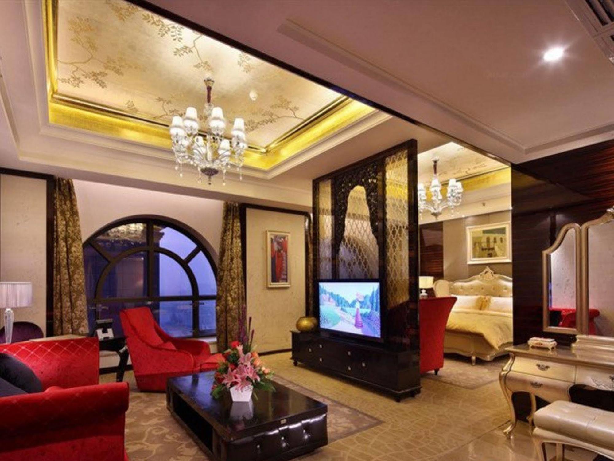 Sovereign Hotel Чжаньцзян Екстер'єр фото