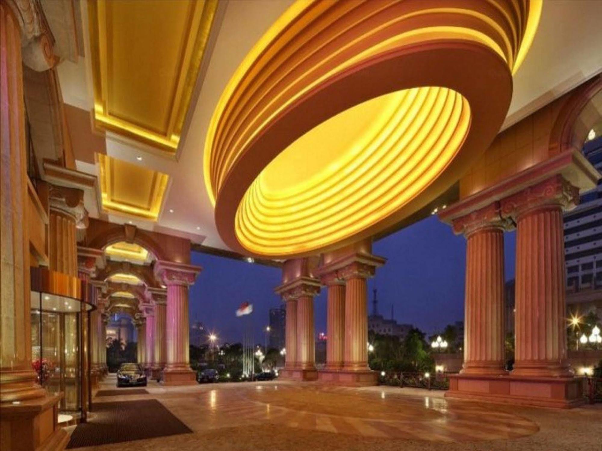 Sovereign Hotel Чжаньцзян Екстер'єр фото